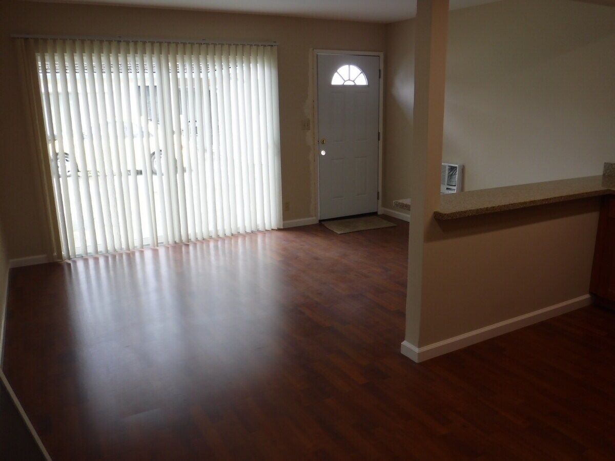 Photo - 771 Nevin Way Apartamentos