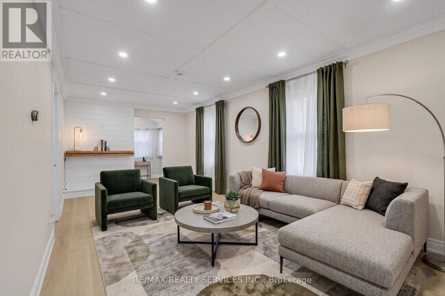 Photo - 171 Britannia Ave