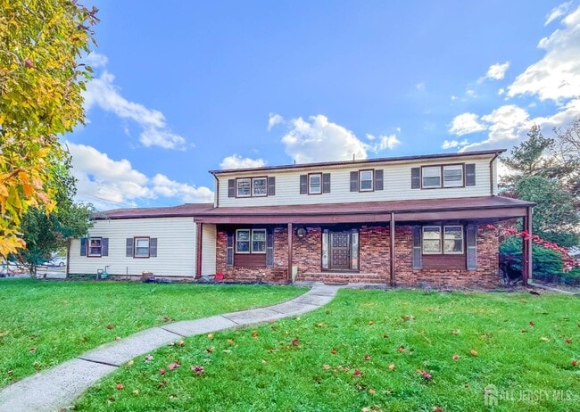Photo - 215 Monroe Ave