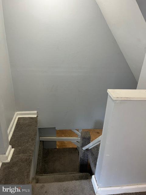 Photo - 2070 Haines St