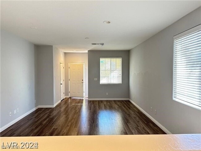 Photo - 8183 Lake Chippewa St