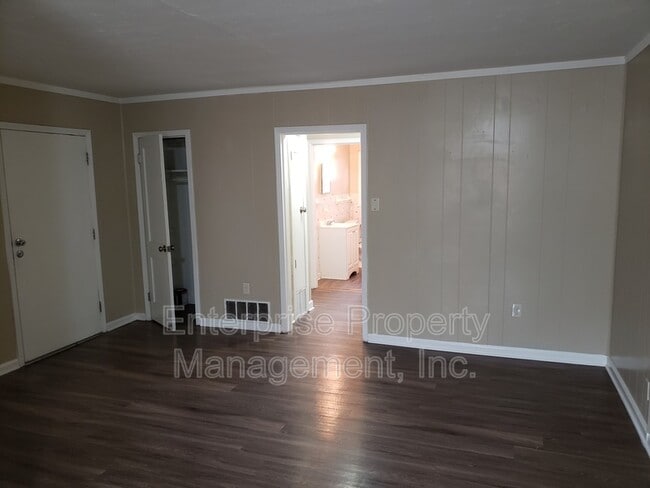 Photo - 3147 Northgate St