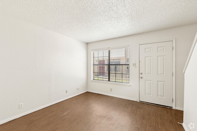 2BR, 1.5BA - 1,100SF - Living Room