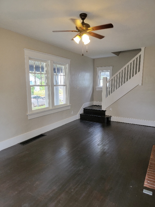 Photo - 2112 Ravenwood Ave