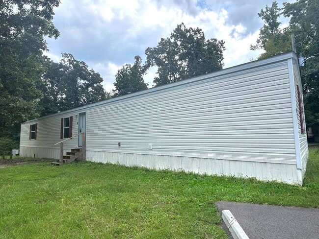 Building Photo - 302 Autumn Ln