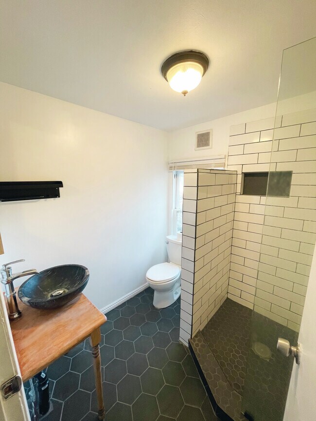 Photo - 4219 Marlborough Ave Unit 1