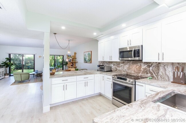 Building Photo - 11267 Pond View Dr Unit B102
