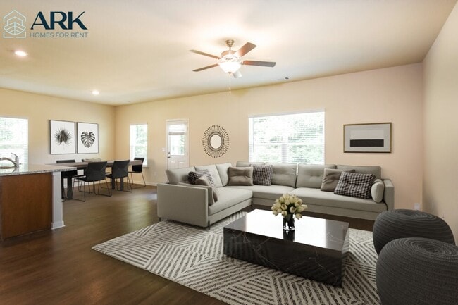 Photo - 132 Innis Brk Cir