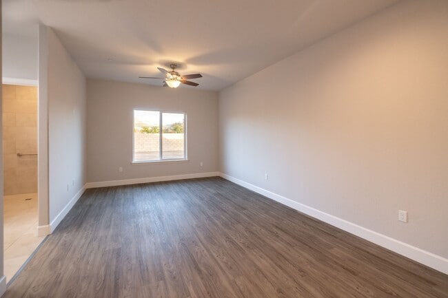 Photo - 814 N Palm St