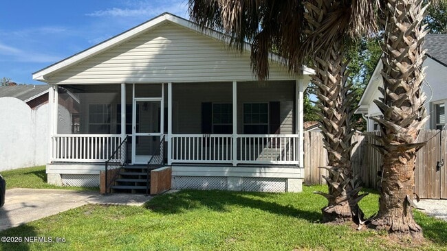 Photo - 3237 Mayflower St