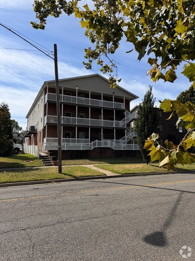 Building Photo - Herd Flats 2 bed 2.5bath Unit 3 Rental