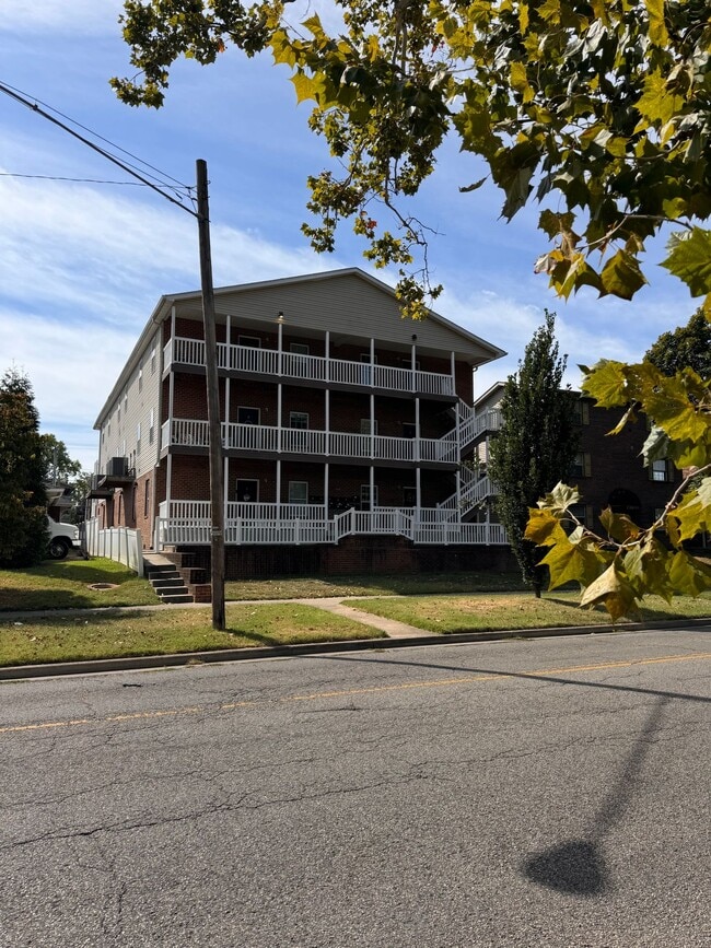 Herd Flats 2 bed 2.5bath - Herd Flats 2 bed 2.5bath Apartment Unit 3