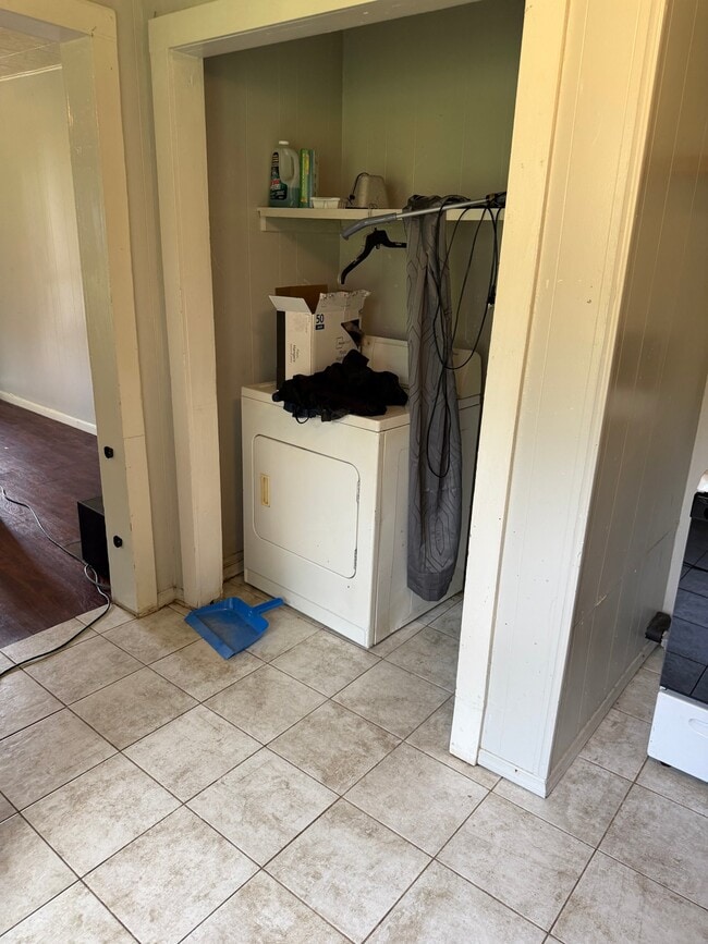 Photo - 206 Campbell St