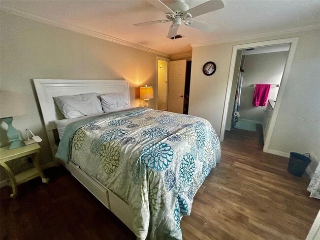 Photo - 5742 Camelot Dr N