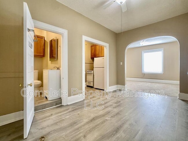 Photo - 517 E 4th St