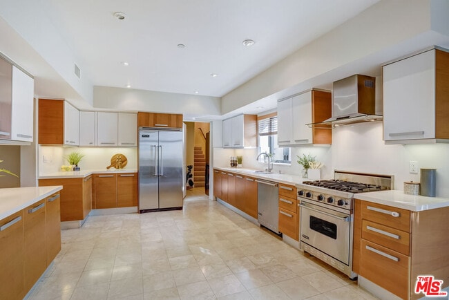 Photo - 8788 Shoreham Dr Unit 23