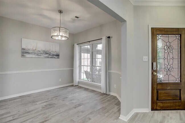 Photo - 112 Harbour Town Dr