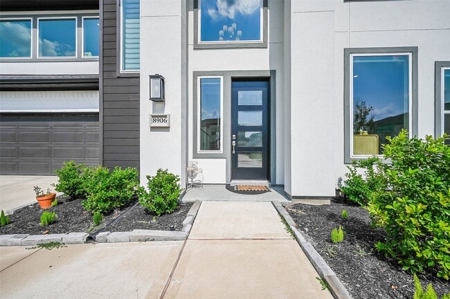 Photo - 8906 Luddenham Lilac Ln