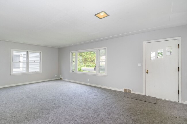 Photo - 1270 Hubbard Ave