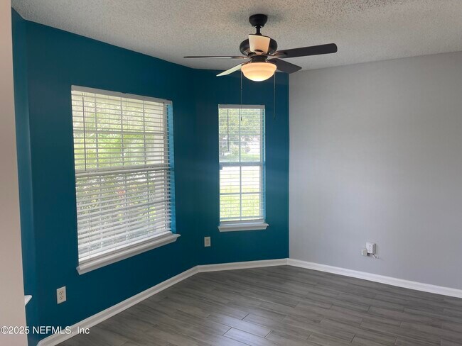 Photo - 1751 Hawkins Cove Dr E