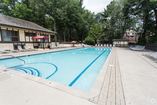 Royal Crest Nashua