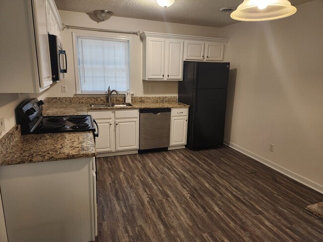 Photo - 4905 Black Oak Rd