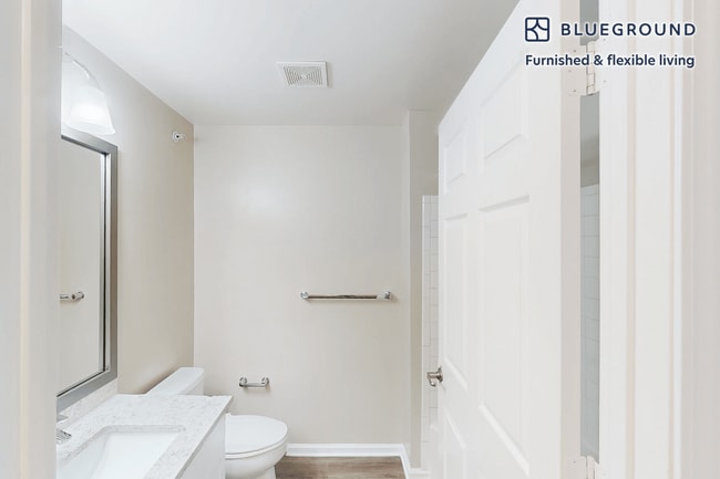 Photo - 160 Boylston St Unidad FL2-ID3836A