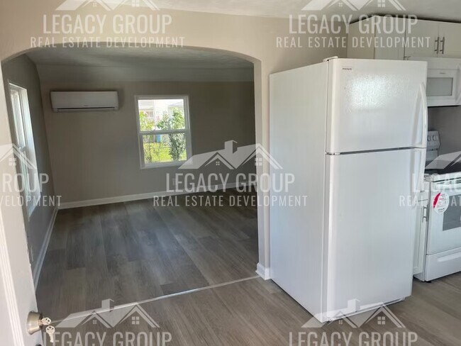 Photo - 2216 Mt Vernon Ave Unit Apartment A - Upstairs