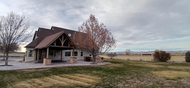 Photo - 1516-1513 13 Rd