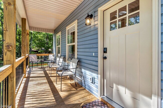 Photo - 3 br, 2.5 bath House - 428 Emmas Grove Road