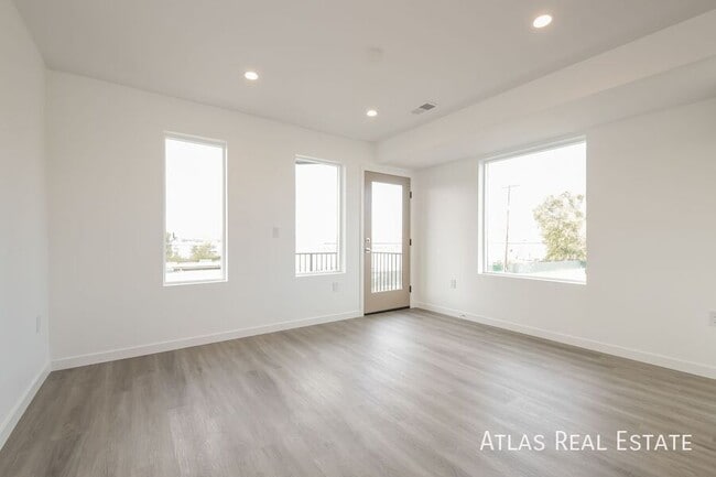 Photo - 2624 S Delaware St Unidad 1