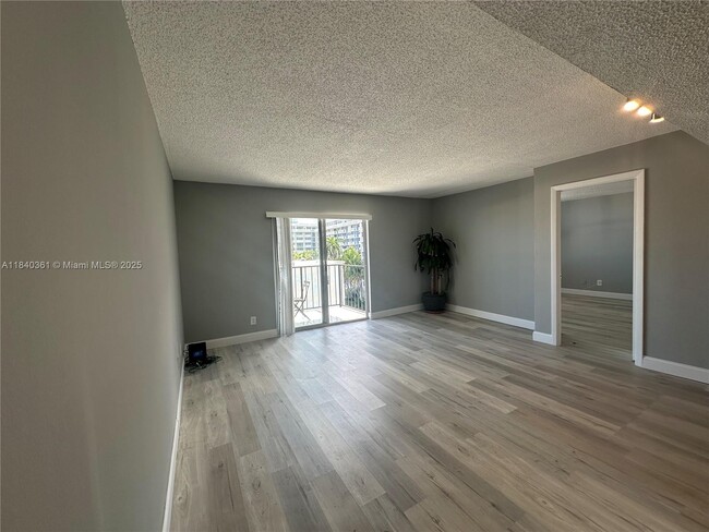 Building Photo - 899 West Ave Unit 6F Rental