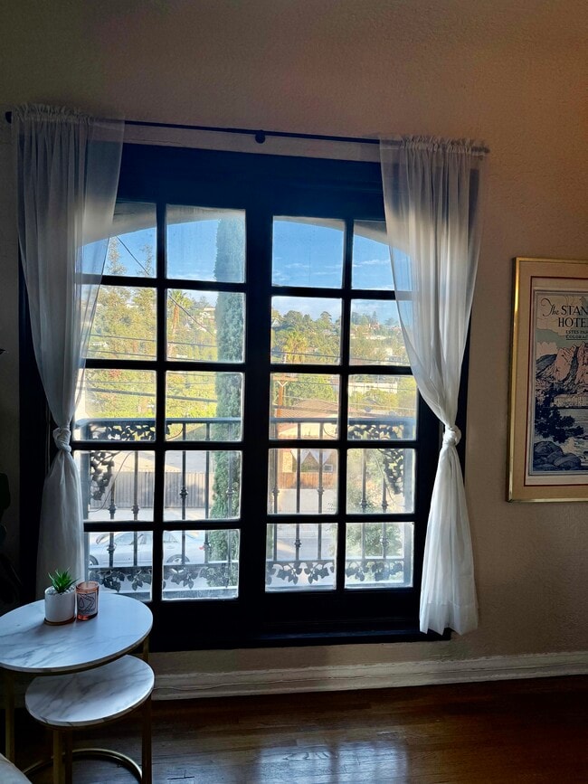 Photo - 1611 Talmadge St Unidad Upstairs 3