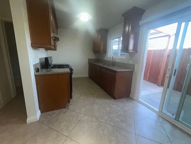 Photo - Spacious 2bed 1.5bath Apartment near Beach Blvd & Talbert Ave