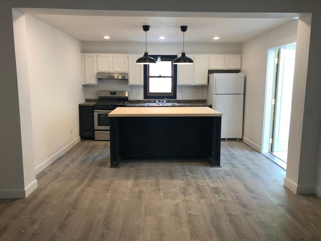 Photo - 92 5th Ave NW Apartamento Unidad #1