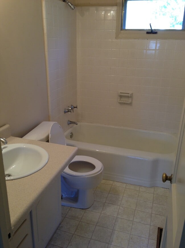 Photo - 2 BR House w/ Detached Garage, within 2 miles of UNC-Greensboro