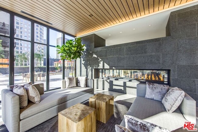 Photo - 801 S Olive St Condo Unit PH 2