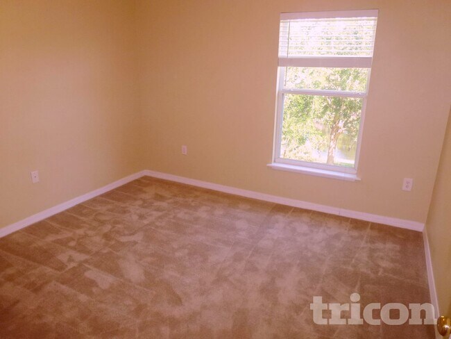 Photo - 192 King Arthur Ct