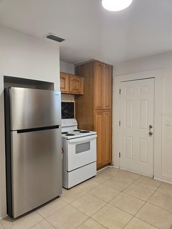 Photo - 709 E James St