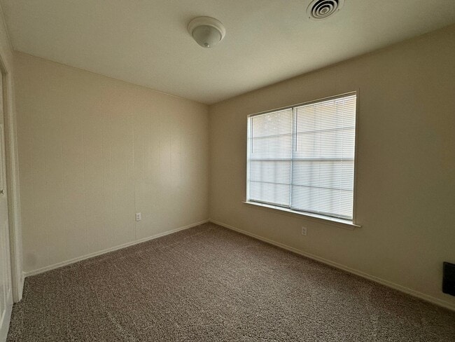 Photo - 1815 S Erie, Apt 1-4 Unidad 1815 S Erie, Apt 4