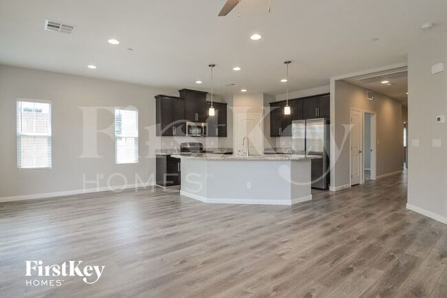 Photo - 305 Cadence Vista Dr