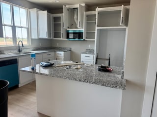 Photo - 925 E Loop 335 S