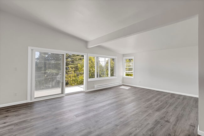 Photo - 10607 Des Moines Memorial Dr S