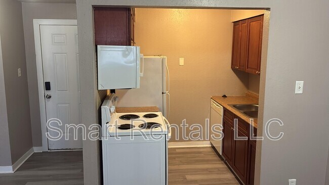 Photo - 3021 Pestalozzi St