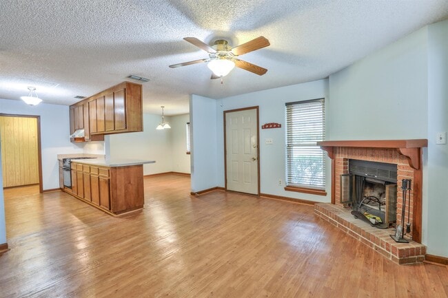 Photo - 1609 Willow Bend Way