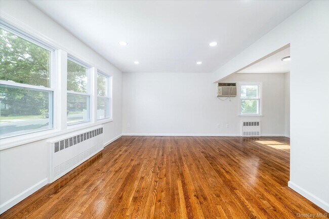 Photo - 123 Denton Ave