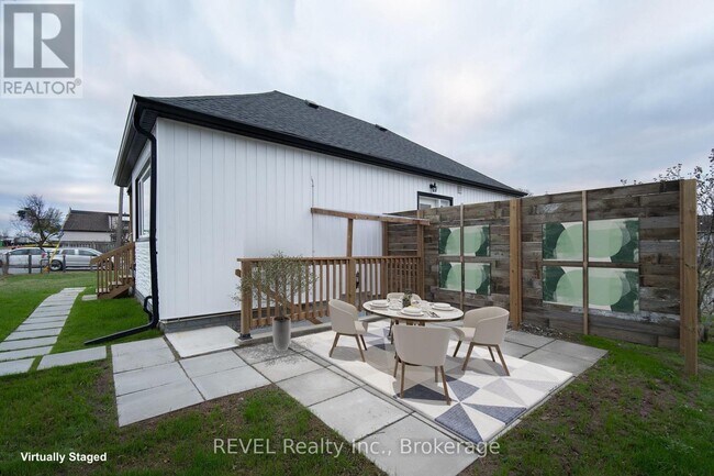 Photo - 718 Ontario Rd Unité 2