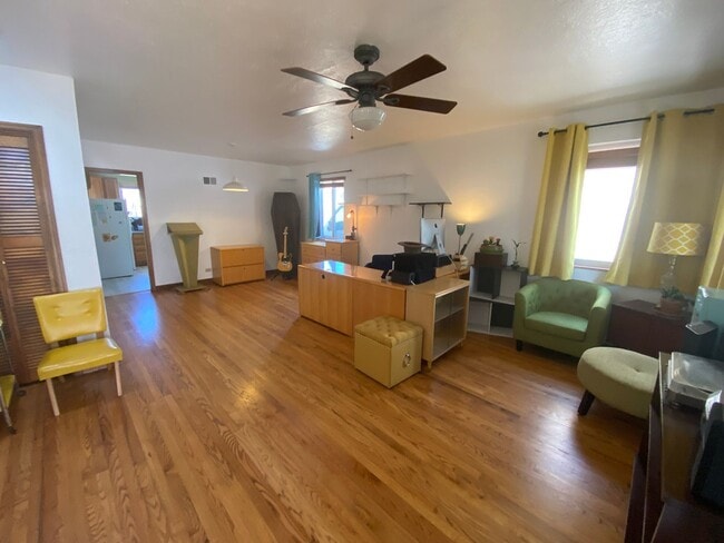 Photo - Awesome 2 bedroom Bungalow in Cory-Merill Neighborhood