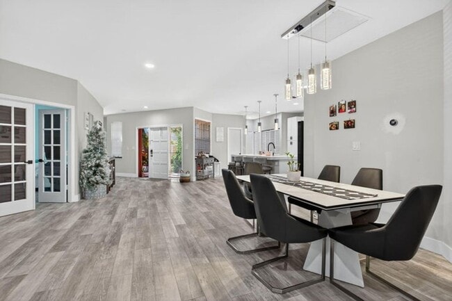 Photo - 11910 Glenmore Dr