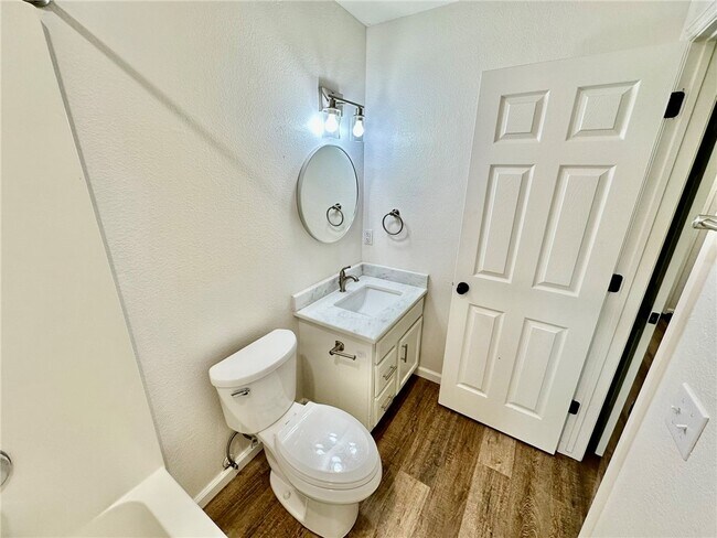 Photo - 802 E Kara Ln
